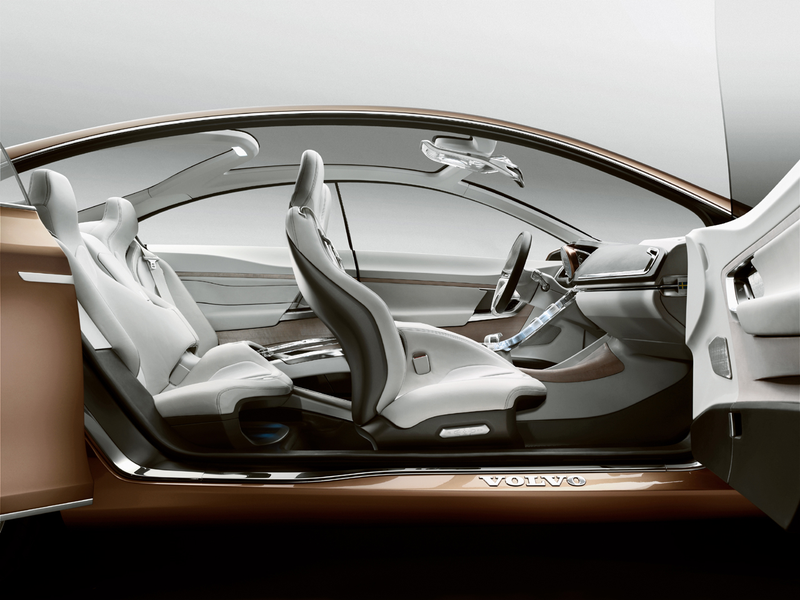 Illustration for article titled Crafting The Authentic Swedish Crystal Console Of The Volvo S60 Concept